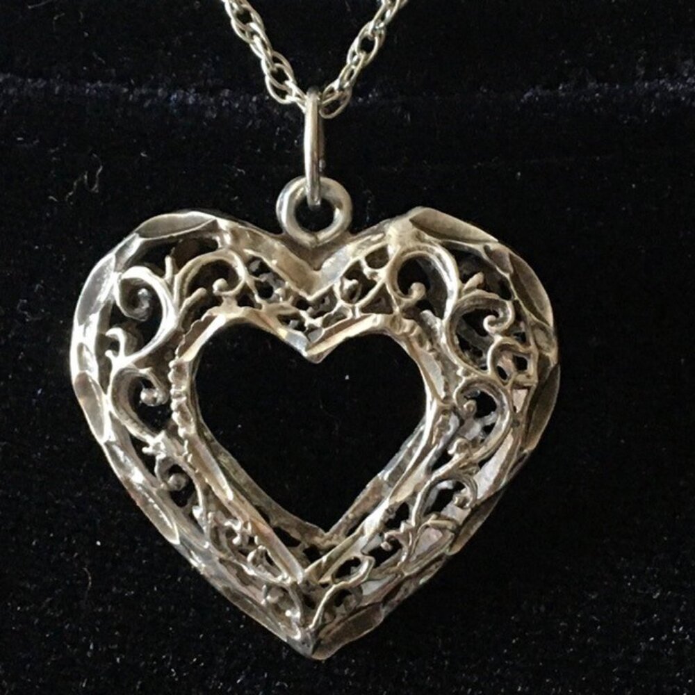 Vintage 3-D Sterling Silver/Vermeil Gold Filigree Puffy Heart Pendant Necklace